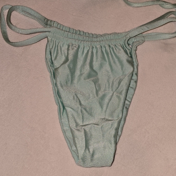 Elegant Seafoam Green Bikini Set - Picture 3 of 8